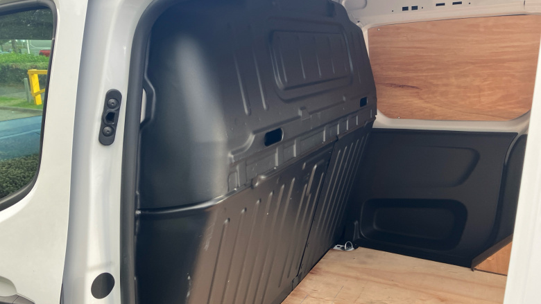 Peugeot Partner E-Standard 800 100kW 50kWh Professional Premium + Van Auto